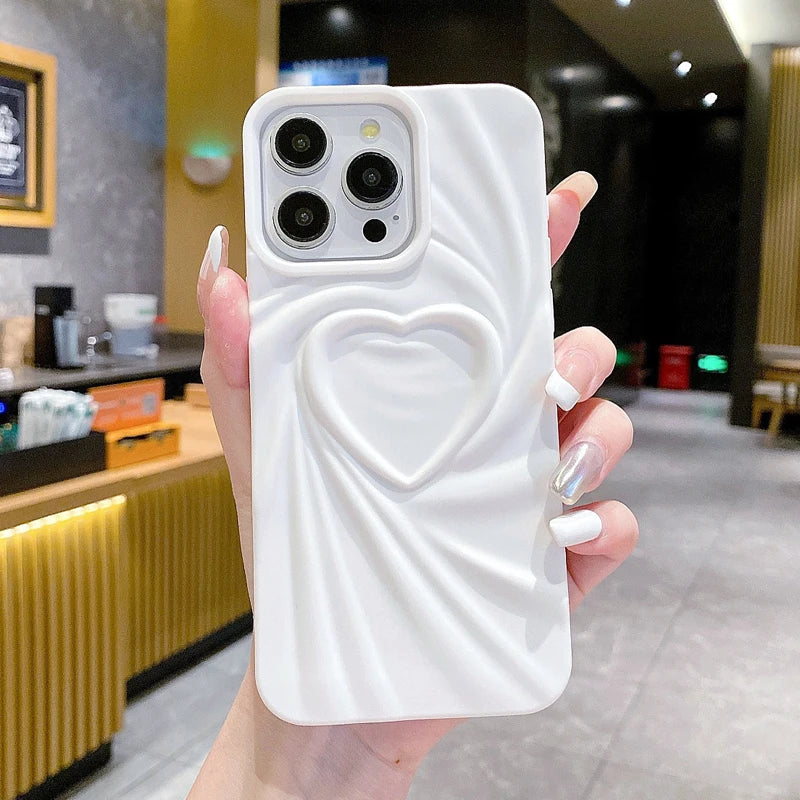 Funda de teléfono con diseño de corazón 3D, plegable y arrugado, para iPhone 13, 14, 15 Pro Max, 16 Plus, 11, 12 Pro Max, silicona mate suave y completa.