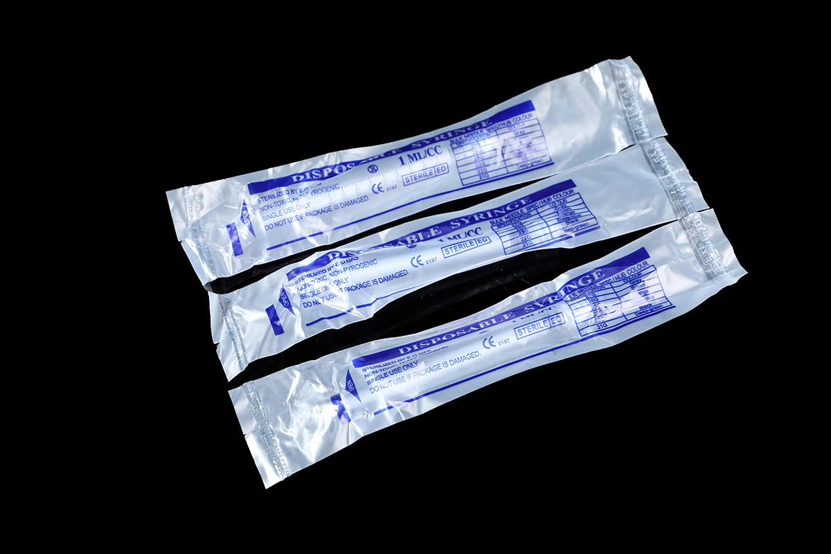 Jeringa Luer Lock de 1 ml + herramienta de inyección con aguja pequeña de 34G, 33G, 32G y 30G, empaque individual desechable, indolora para tatuajes de belleza.