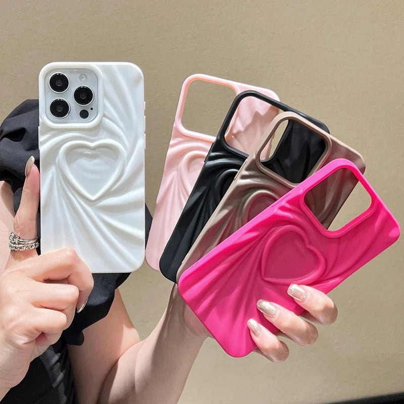 Funda de teléfono con diseño de corazón 3D, plegable y arrugado, para iPhone 13, 14, 15 Pro Max, 16 Plus, 11, 12 Pro Max, silicona mate suave y completa.